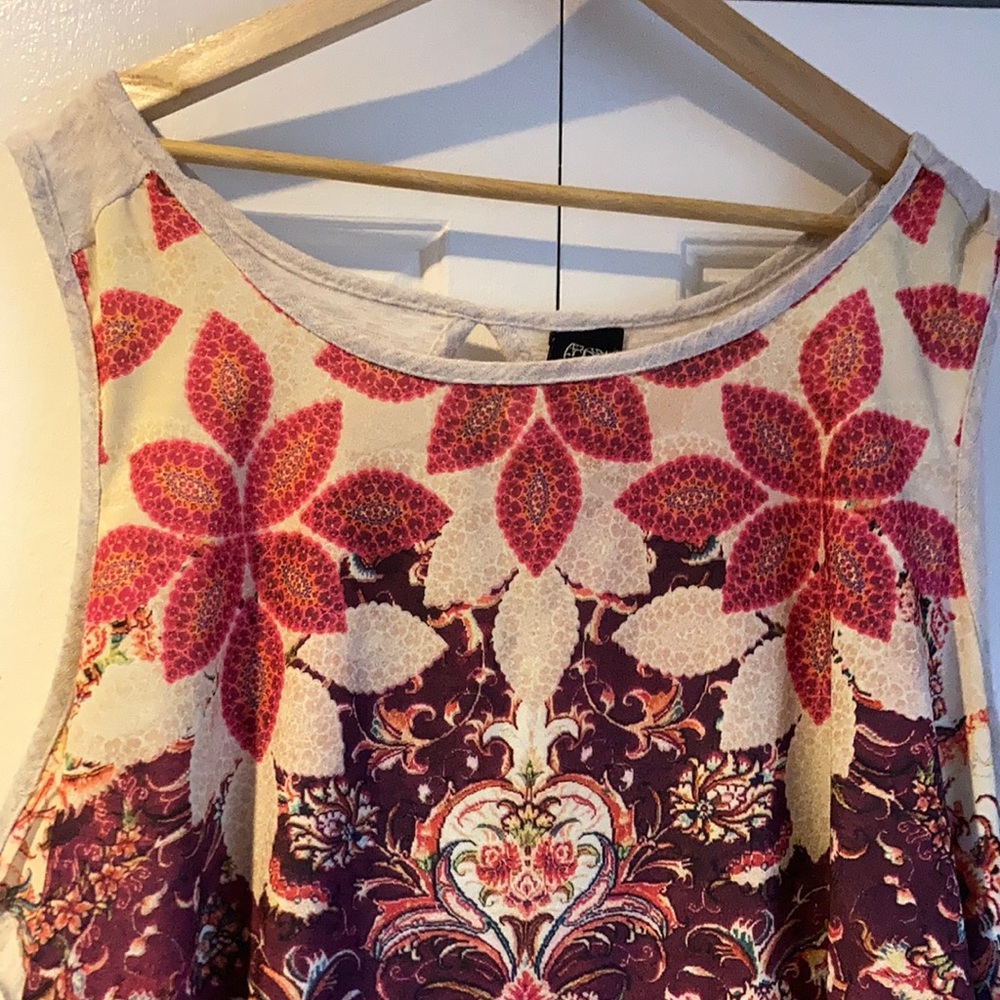 Plus Size Bobeau High/Low Flowy Patterned Tank! - image 3